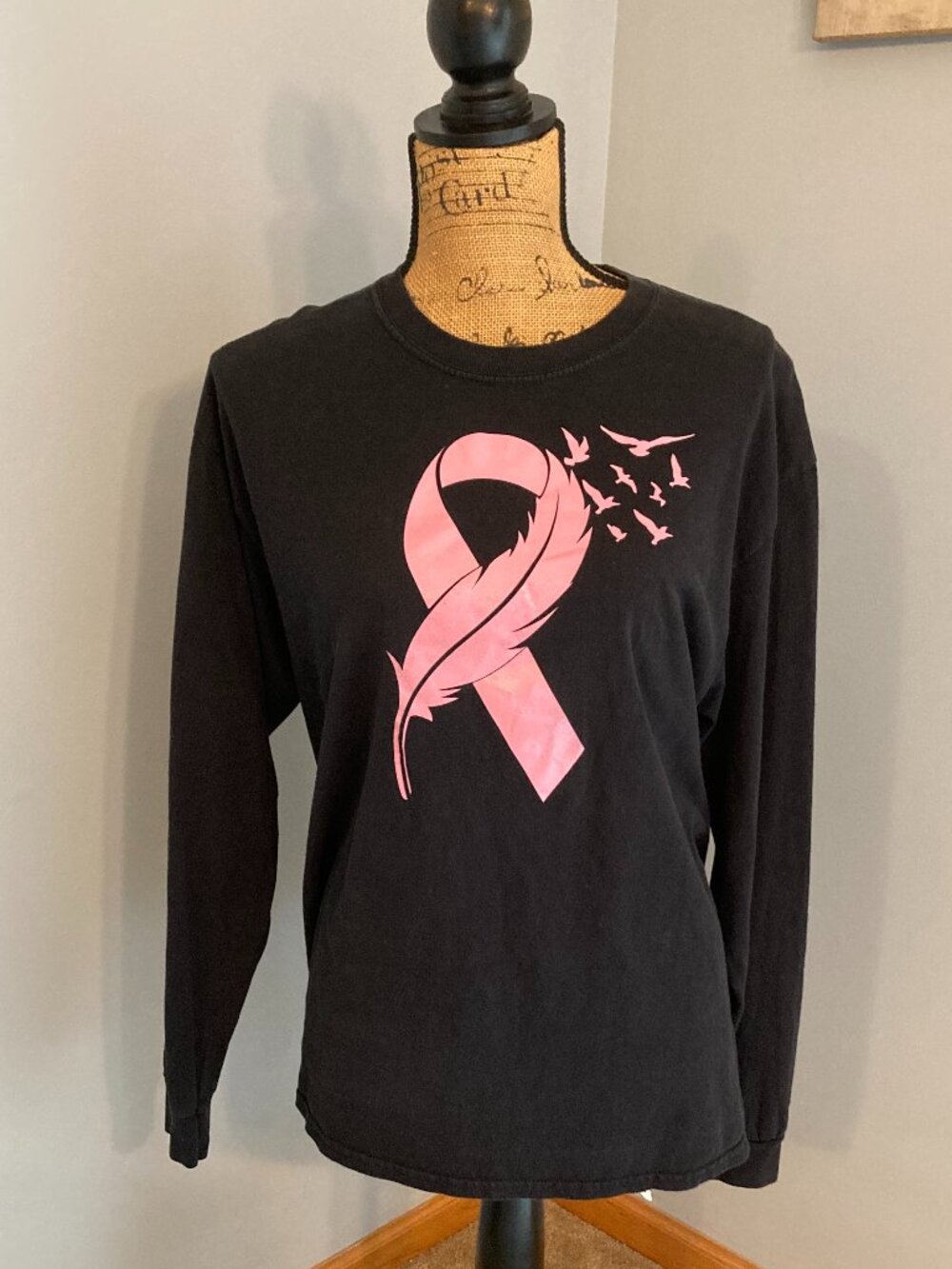 Gildan Pink Ribbon Feather Birds T Shirt - Size L Breast Cancer Awareness